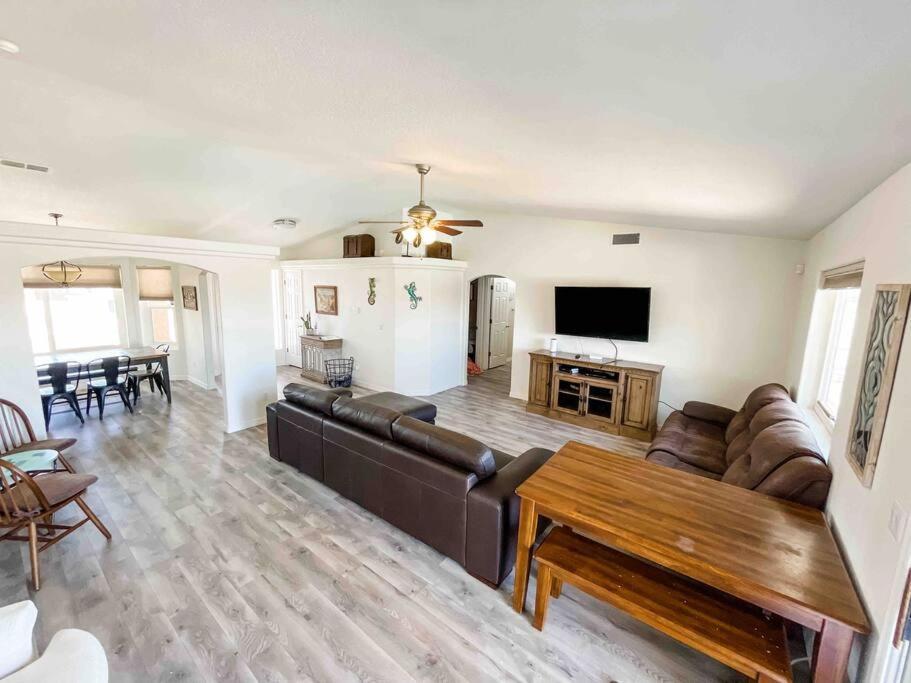 Private View On The Lake Side Of 95! Sleeps 16 Lake Havasu City Exteriér fotografie